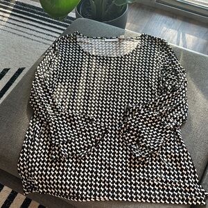 Susan Graver Black and White Geometric Blouse
